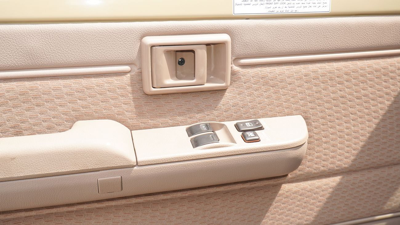 Toyota Land Cruiser Pick Up LX 4.0L V6 SINGLE CABIN A/T