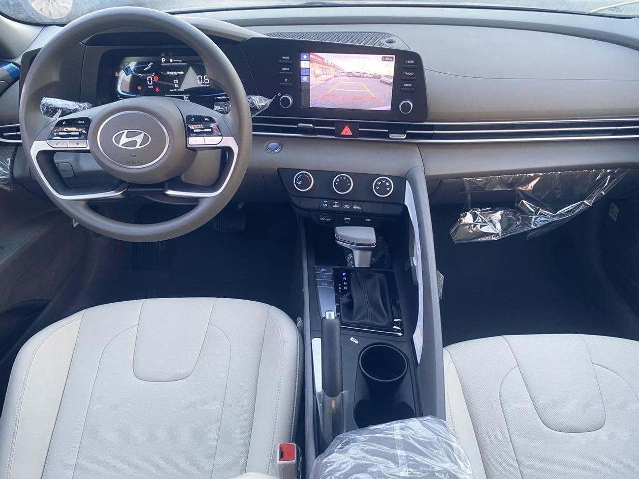 هيونداي إلانترا SMART HYUNDAI ELANTRA CN7 1.6L PREMIERE PLUS GCC SPECS 2024 MODEL 17800  EXPORT PRICE