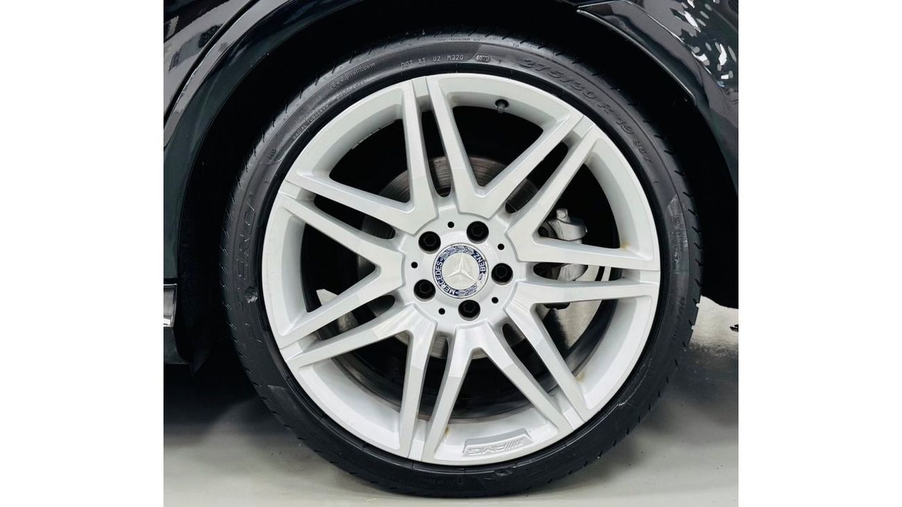 Mercedes-Benz E300 Elegance GCC .. AMG .. V6 .. Perfect Condition .. Panoramic