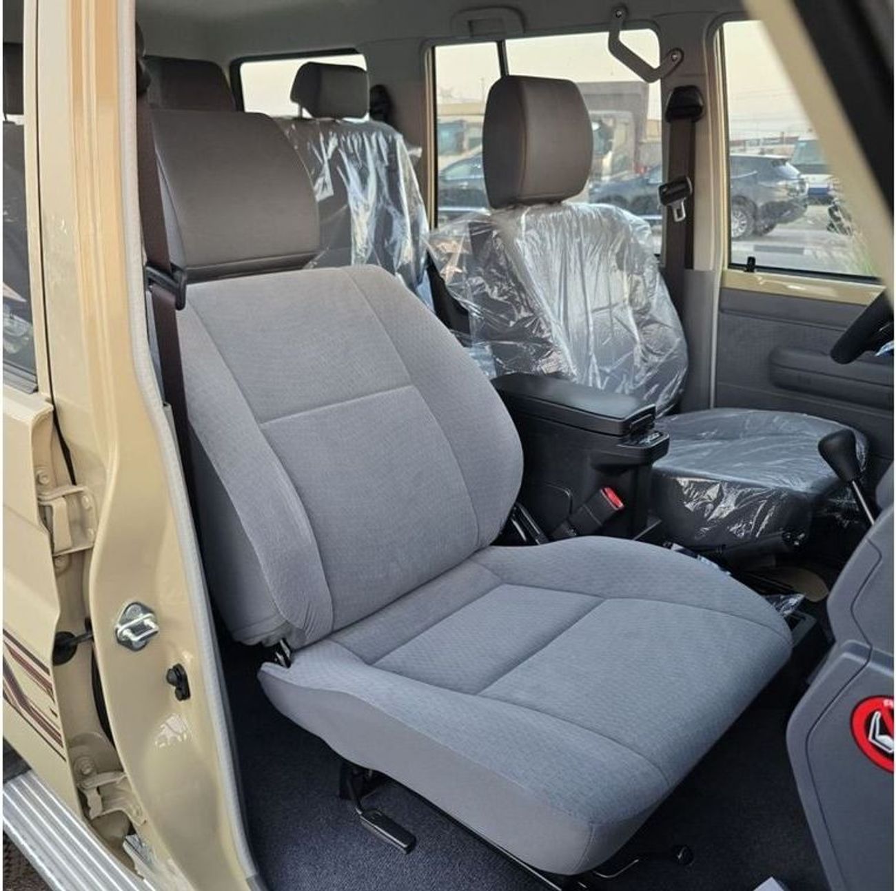 Toyota Land Cruiser 70 2025 Toyota LC76 4.0L Mid Option