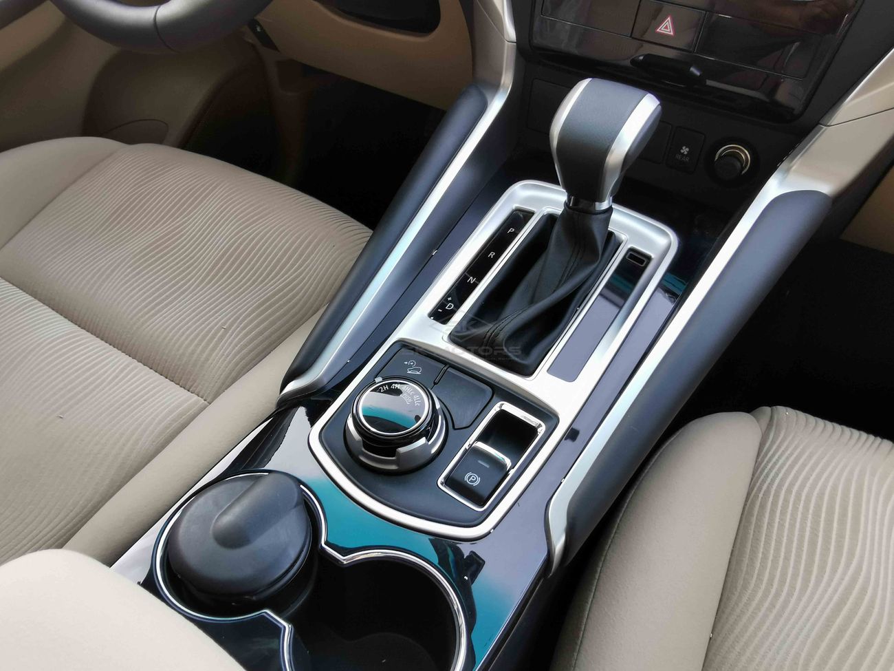 Mitsubishi Montero 3.0L Petrol, 18" Rims, Sunroof, Push Start, Back Sensor, Bluetooth, Fog Lights, CD-USB(CODE # MSP01)