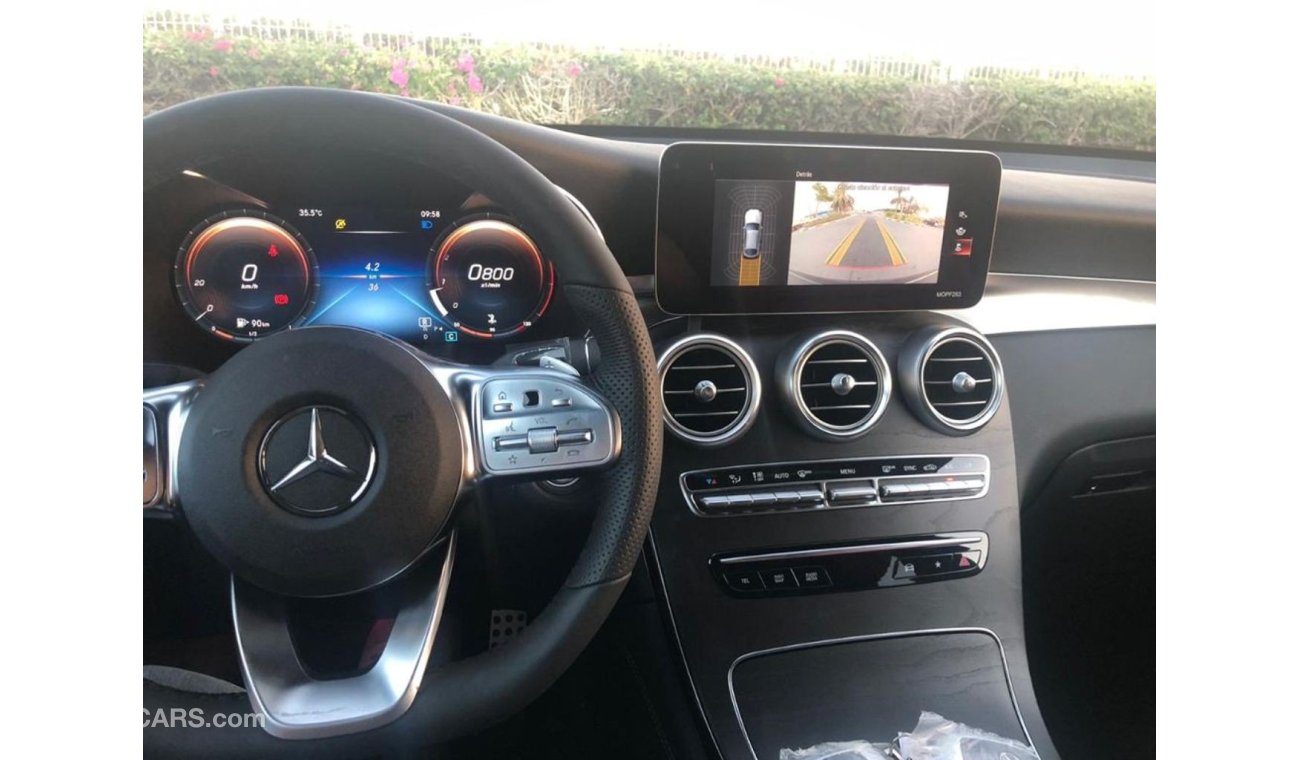مرسيدس بنز GLC 300 2020 Mercedes-Benz GLC 300 4MATIC, 2.0L, GCC 0km