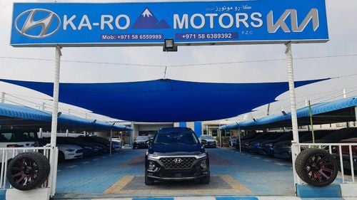 Hyundai Santa Fe car in good condition 2020 2.4L 4WD full configuration