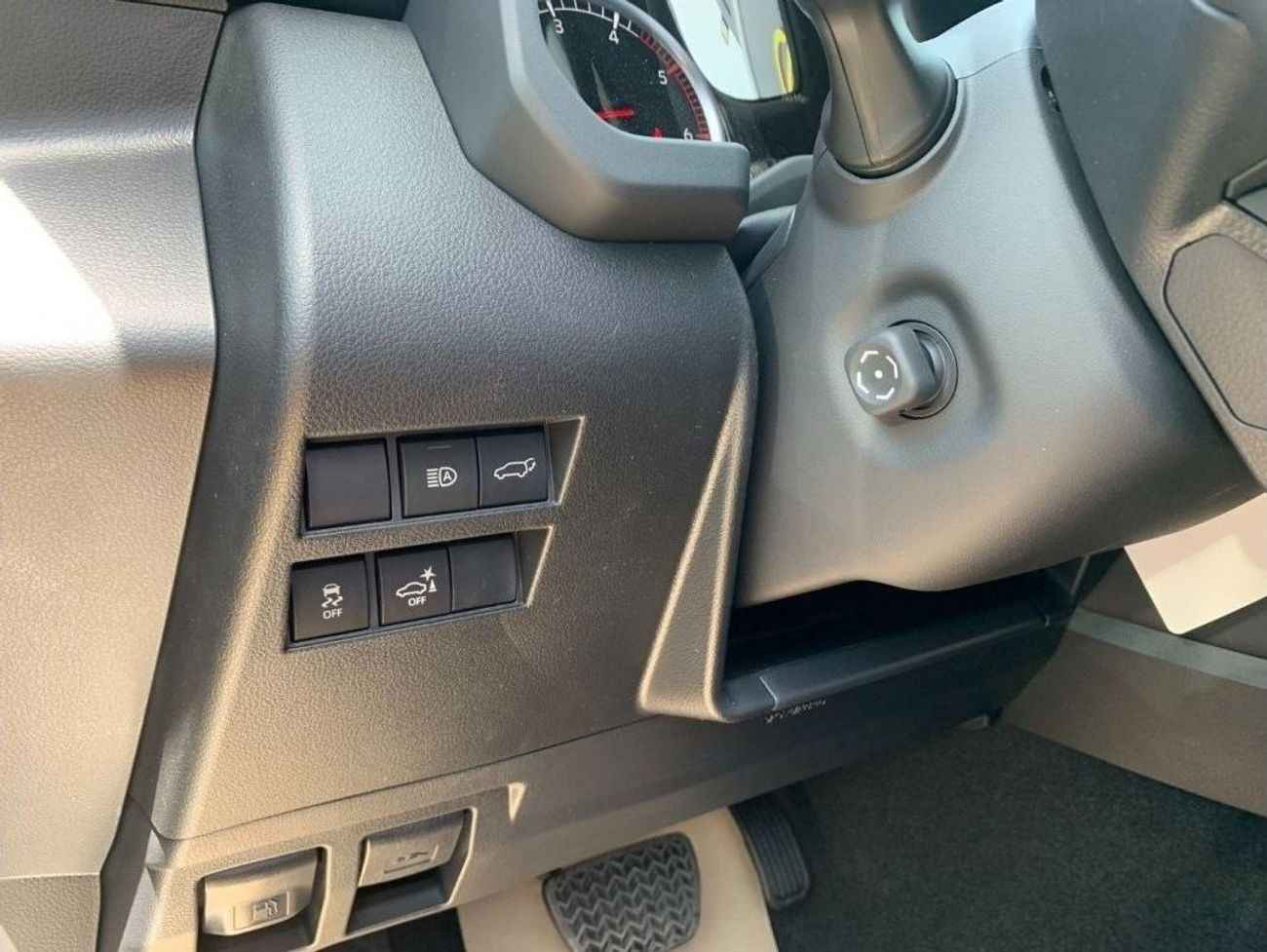 تويوتا لاند كروزر VXR 3.3L V6 DIESEL AT