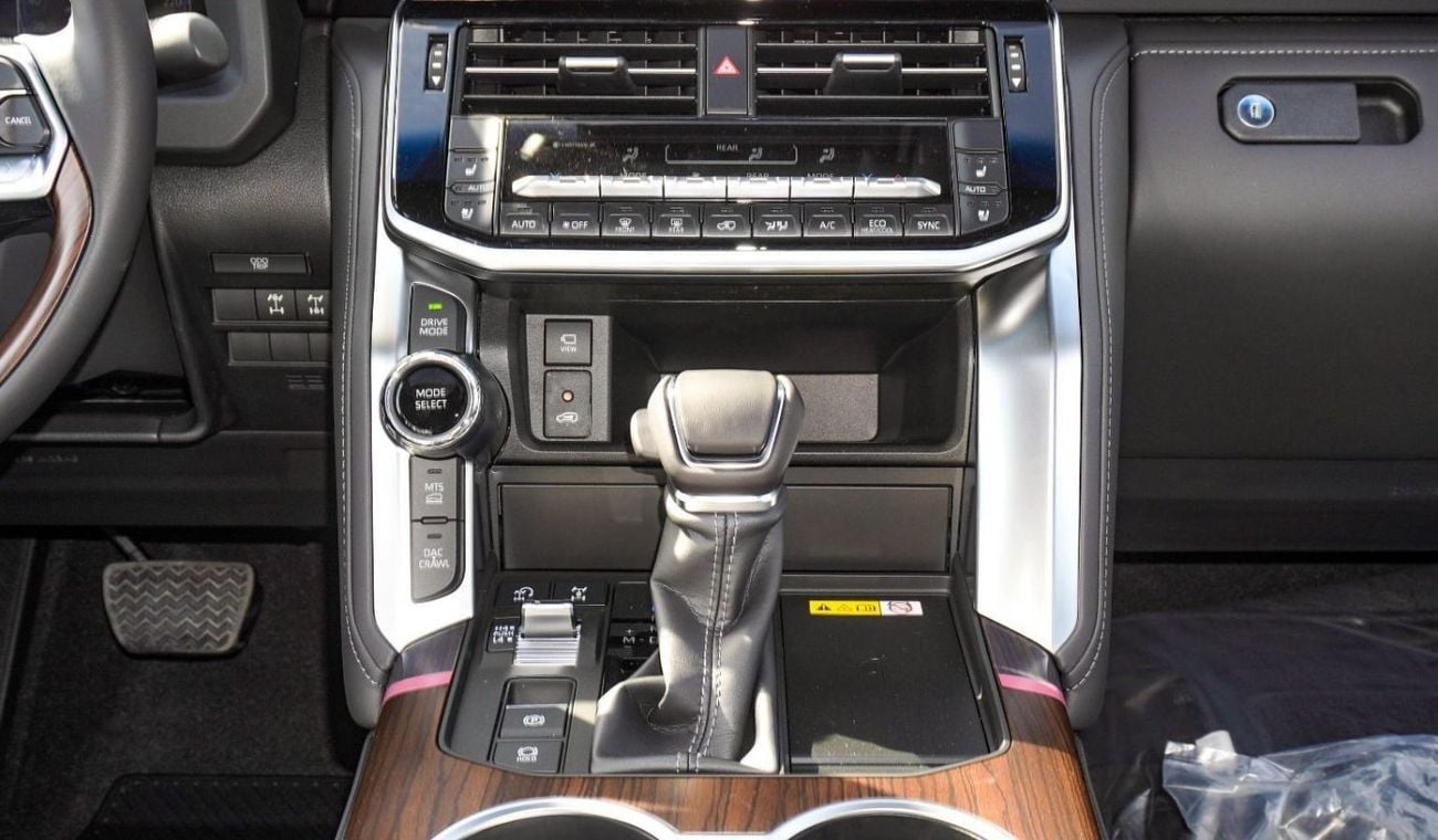 تويوتا لاند كروزر VX TOYOTA LC300 3.5L PETROL 2025 MODEL GCC