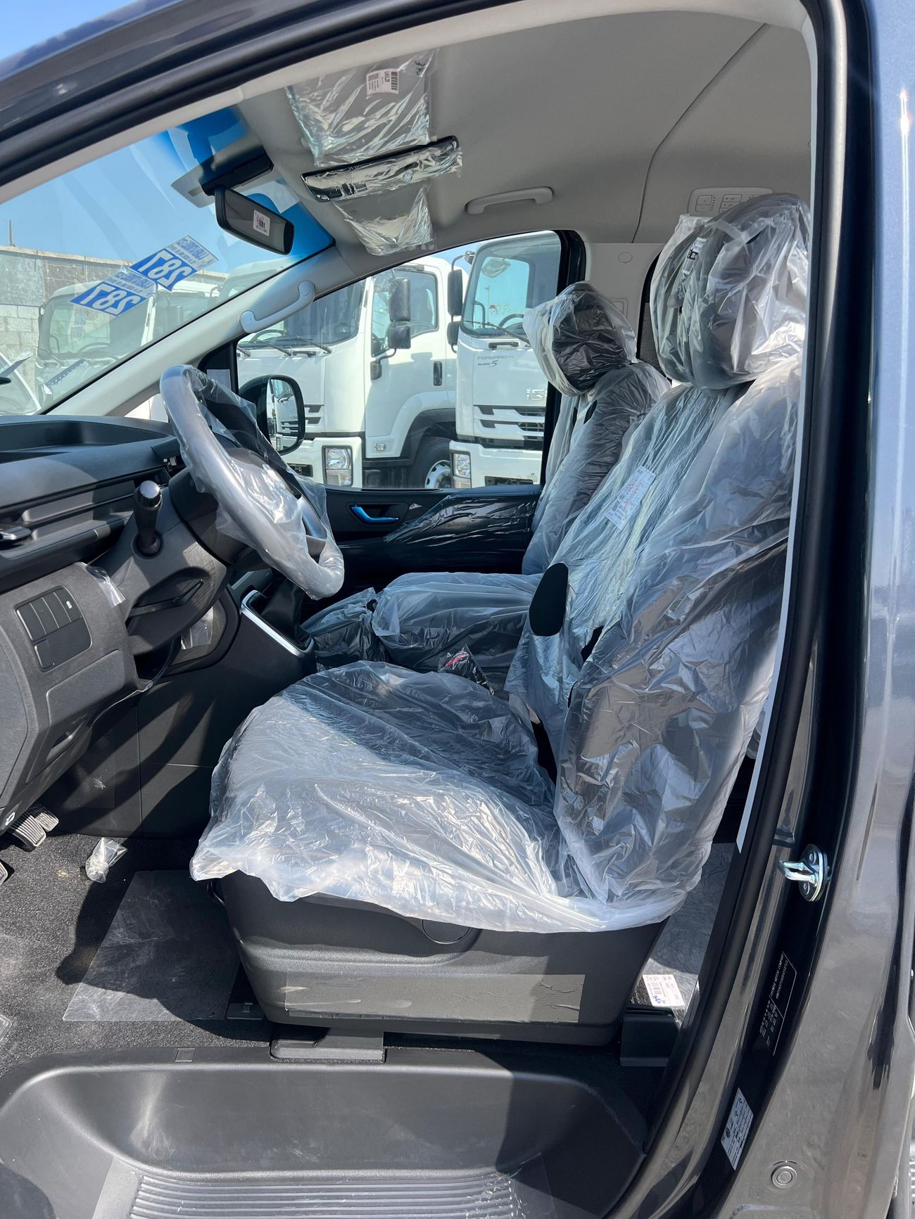 Hyundai Staria HYUNDAI STARIA 2.2 L 11 SEATS DIESEL 2025 (GCC SPECS) MANUAL