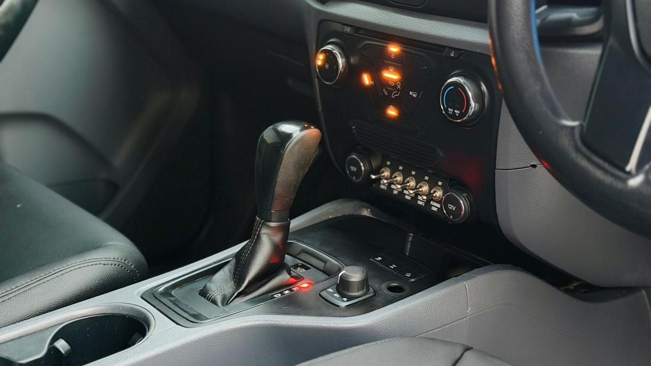 Ford Ranger RAPTOR BODY KIT INSTALLED | SMART CAB | 3.2L DIESEL | AUTOMATIC TRANSMISSION | LEATHER SEATS |