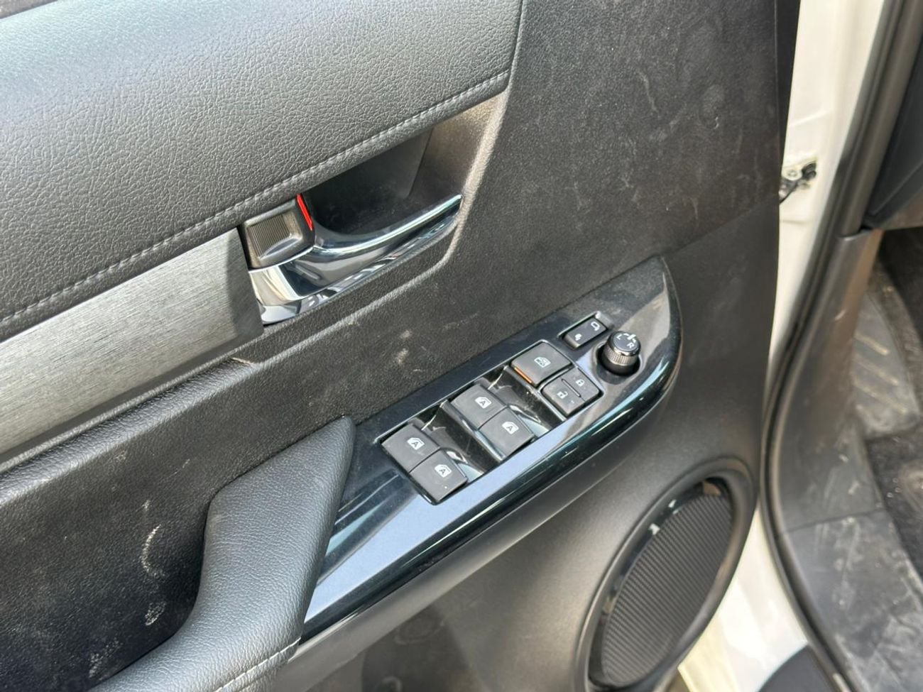 تويوتا هيلوكس 2026 HILUX D/C 4WD 4.0 ADVENTURE V A/T EXL WHITE | BLACK