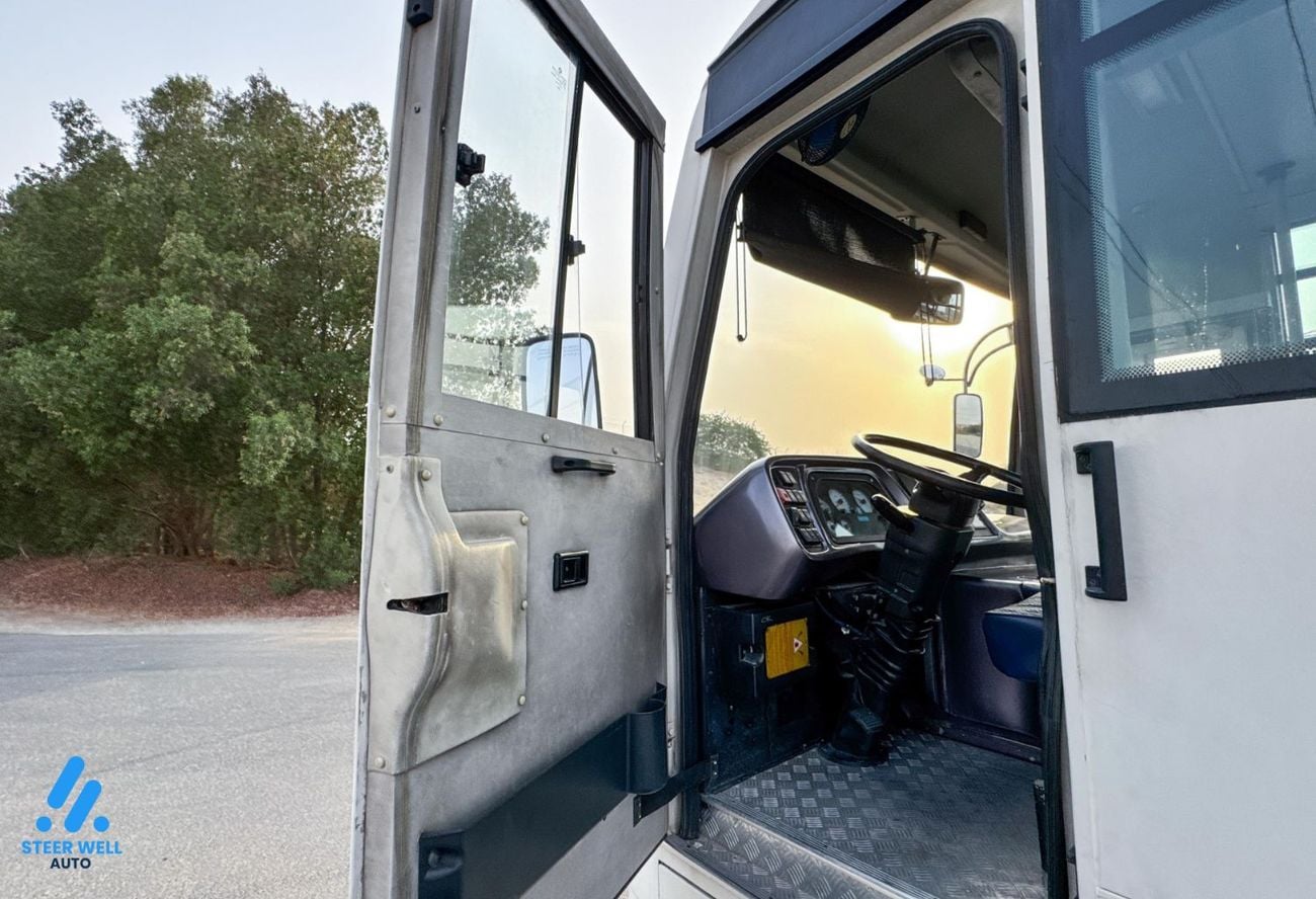 Ashok Leyland Falcon 5.7L – 64 Passenger Bus – Excellent Condition