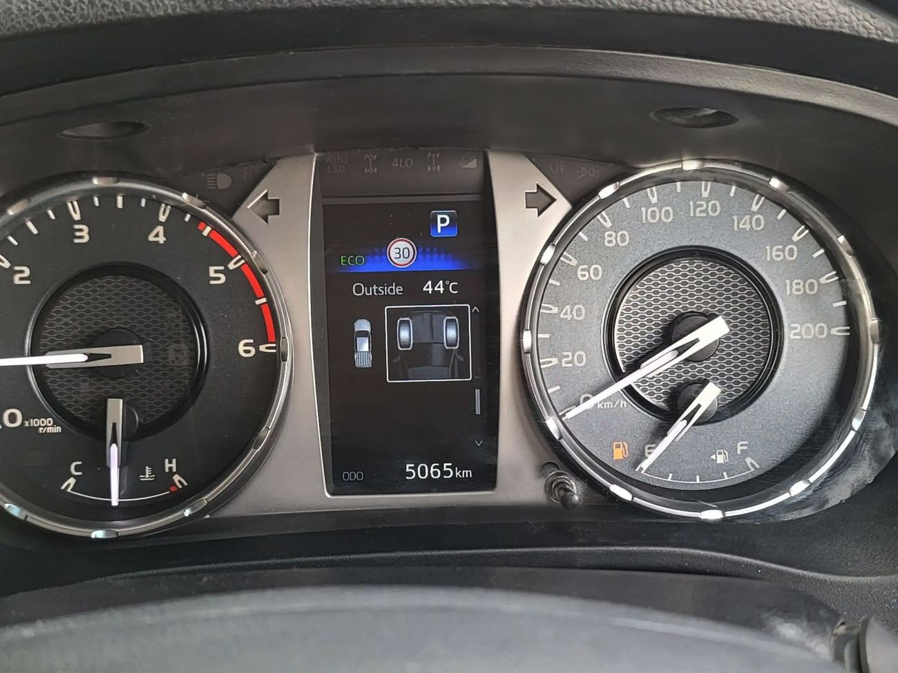 Toyota Hilux 4X4 (2.8L) DIESEL RIGHT HAND (RHD)