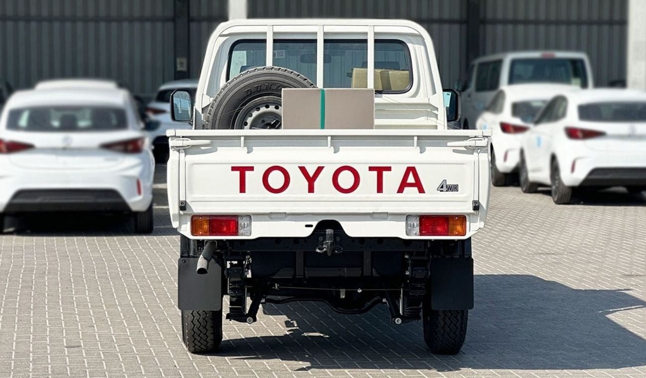 Toyota Land Cruiser 79 4.2L SC 3STR DSL 2 AIRBAG & ABS MT