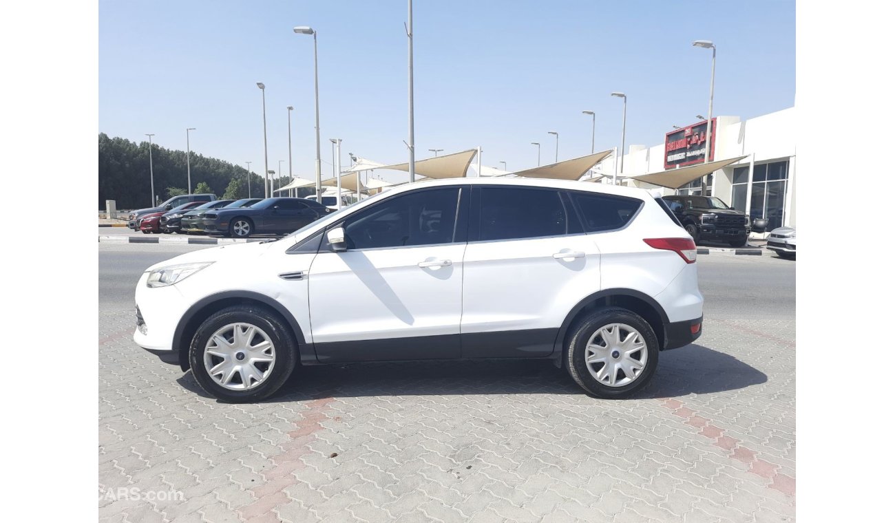 Ford Escape Ford Escape 2015 gcc full automatic for sale