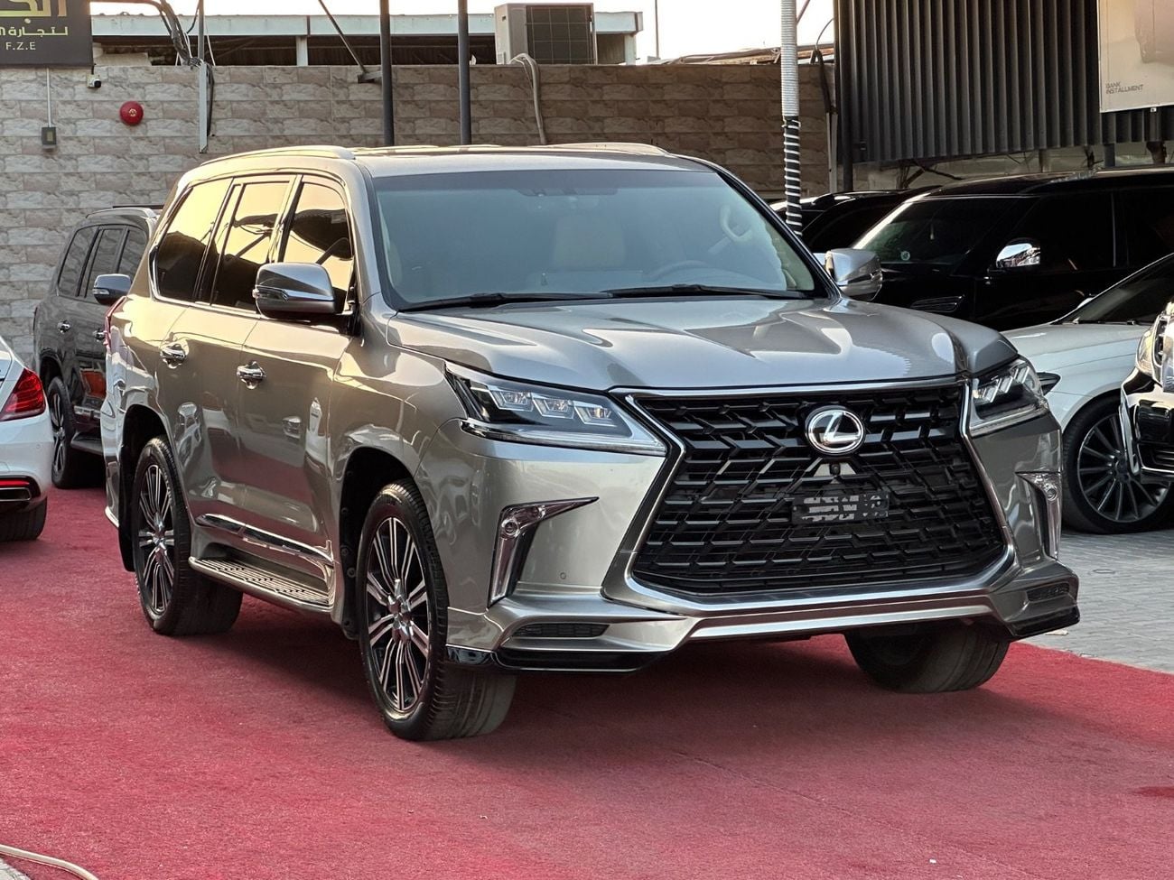 لكزس LX 570 SIGNATURE