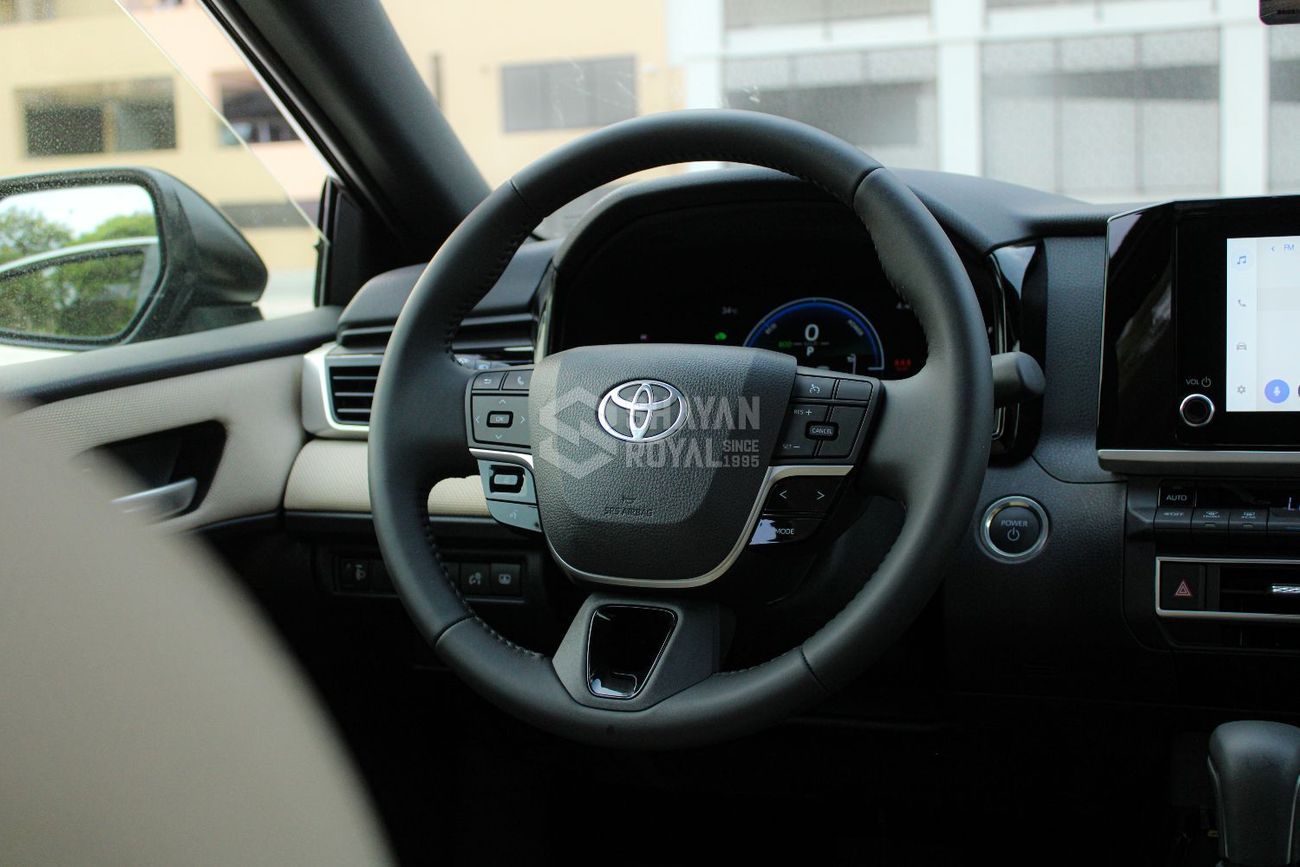 Toyota Camry LHD LE 2.5L HEV FWD AT WITH PANORAMIC SUNROOF 25MY