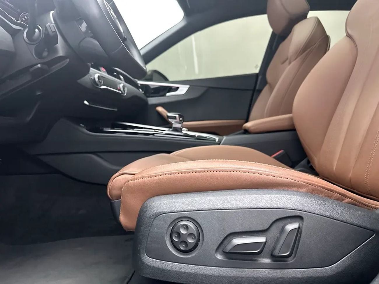 Audi A5 LX 40 TFSI Advanced 2.0L (187 HP) Sportback Advanced 40 TFSI 190hp (Ref# 54466) EXCLUSIVE RAMADAN OF
