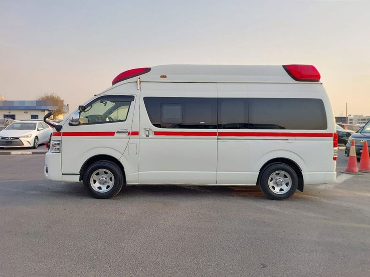 تويوتا هاياس TOYOTA HIACE VAN AMBULANCE RHD 2015 MODEL 2.7 L PETROL AUTOMATIC(PM14222)