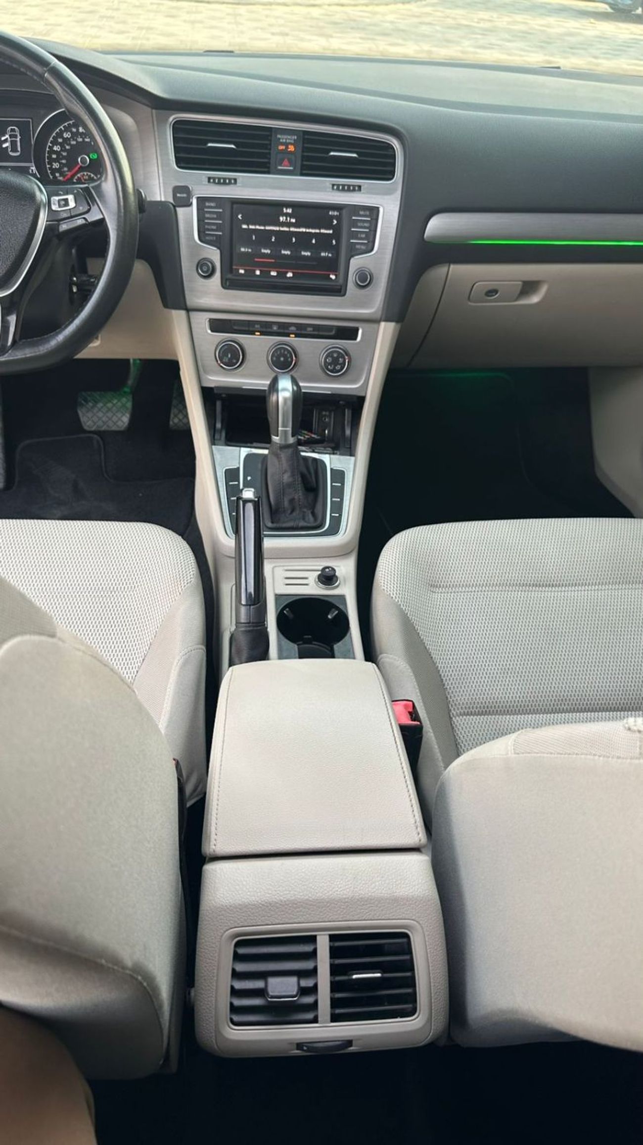 Volkswagen Golf R 2.0L (290 HP)