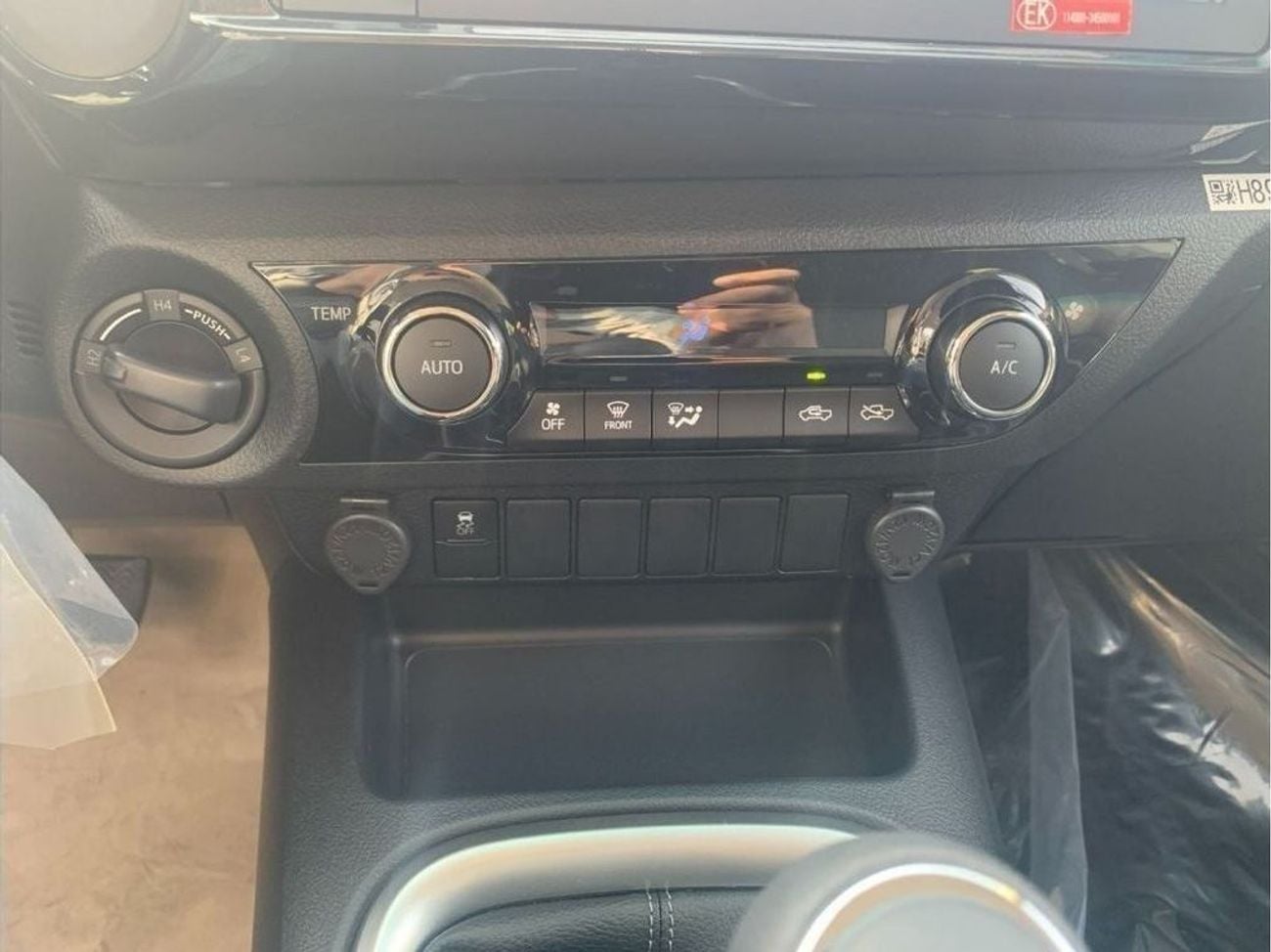 تويوتا هيلوكس HI-LUX DC - SR5 -4WD M/T V4 2.4L DSL - POWER OPTION - DOUBLE AC - 23MY