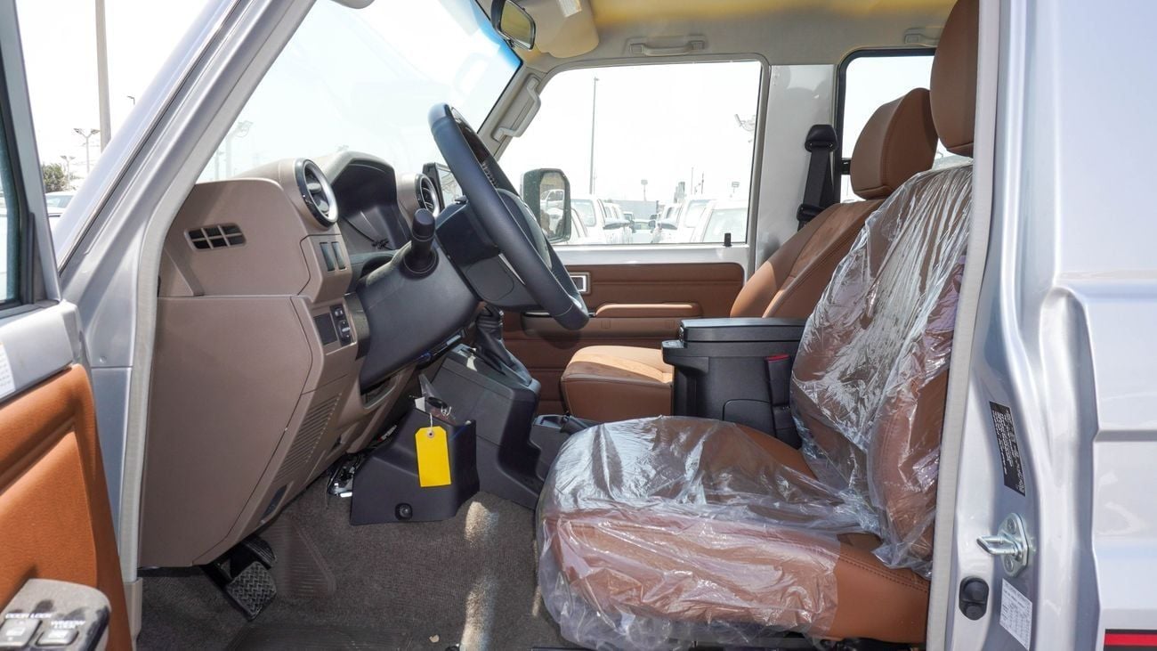 تويوتا لاند كروزر 70 LX 4.0 L V6