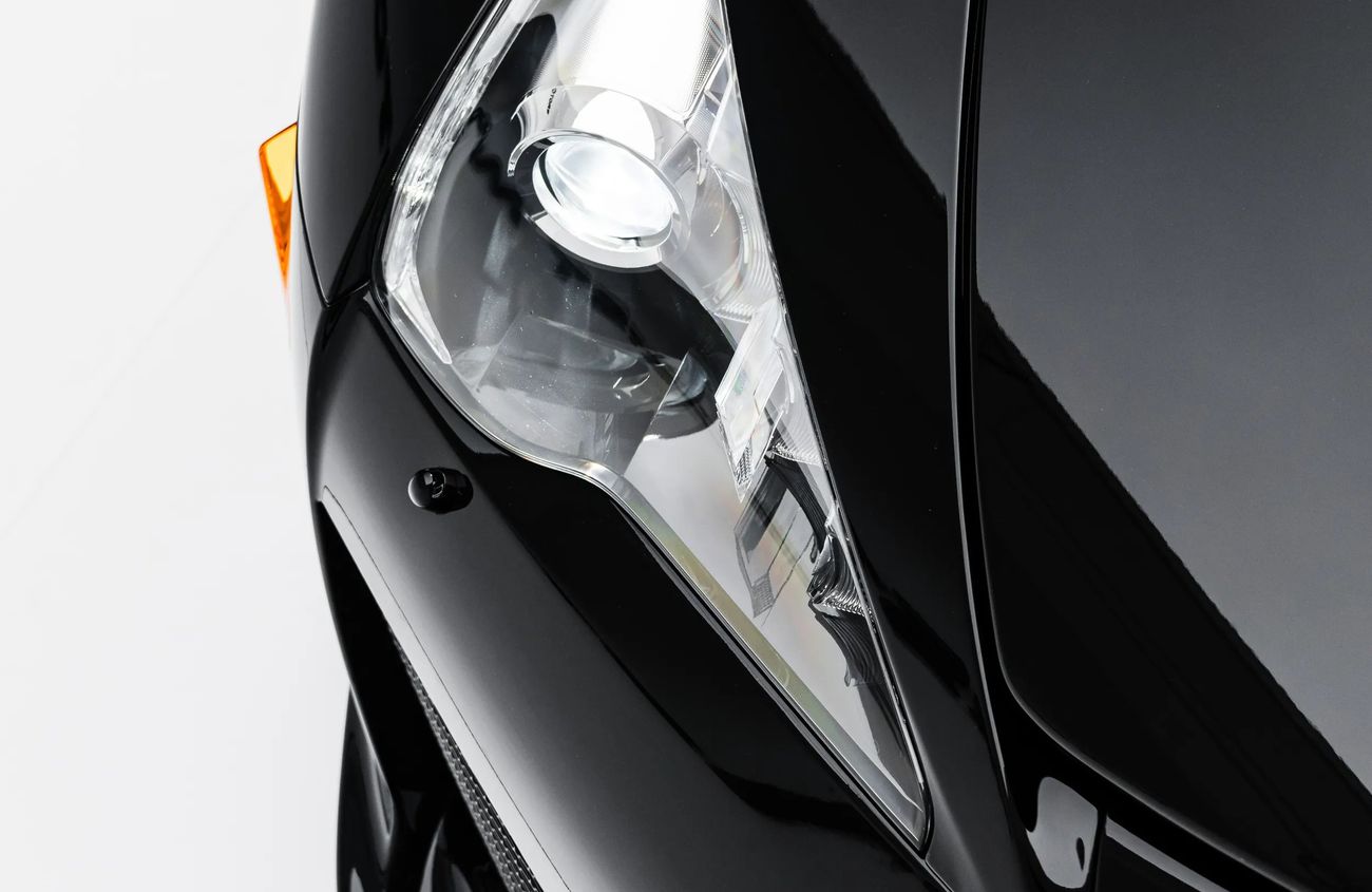 لكزس LFA 4.8L V10 Naturally Aspirated Engine