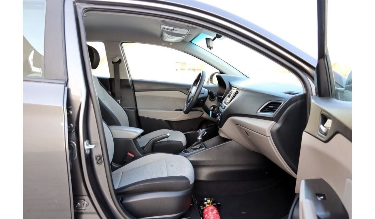 Hyundai Accent GL ACCIDENTS FREE - GCC - ENGINE 1600 CC - PERFECT CONDITION INSIDE OUT