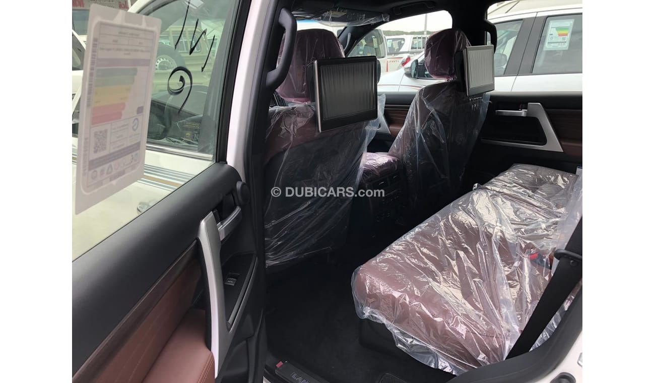 Toyota Land Cruiser VXS V8 5.7 2019 .