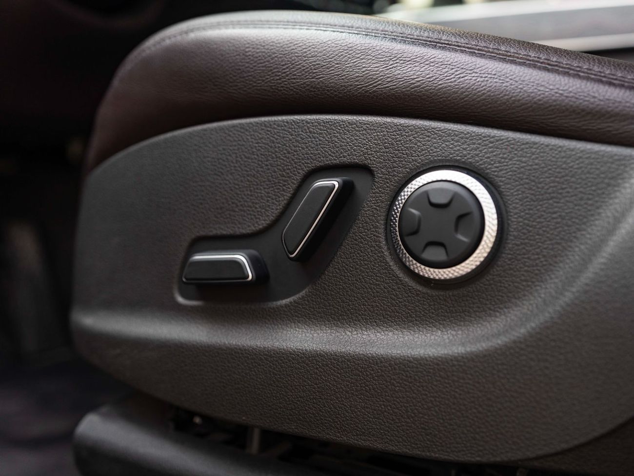 Genesis GV70 Premium 2.5L AWD