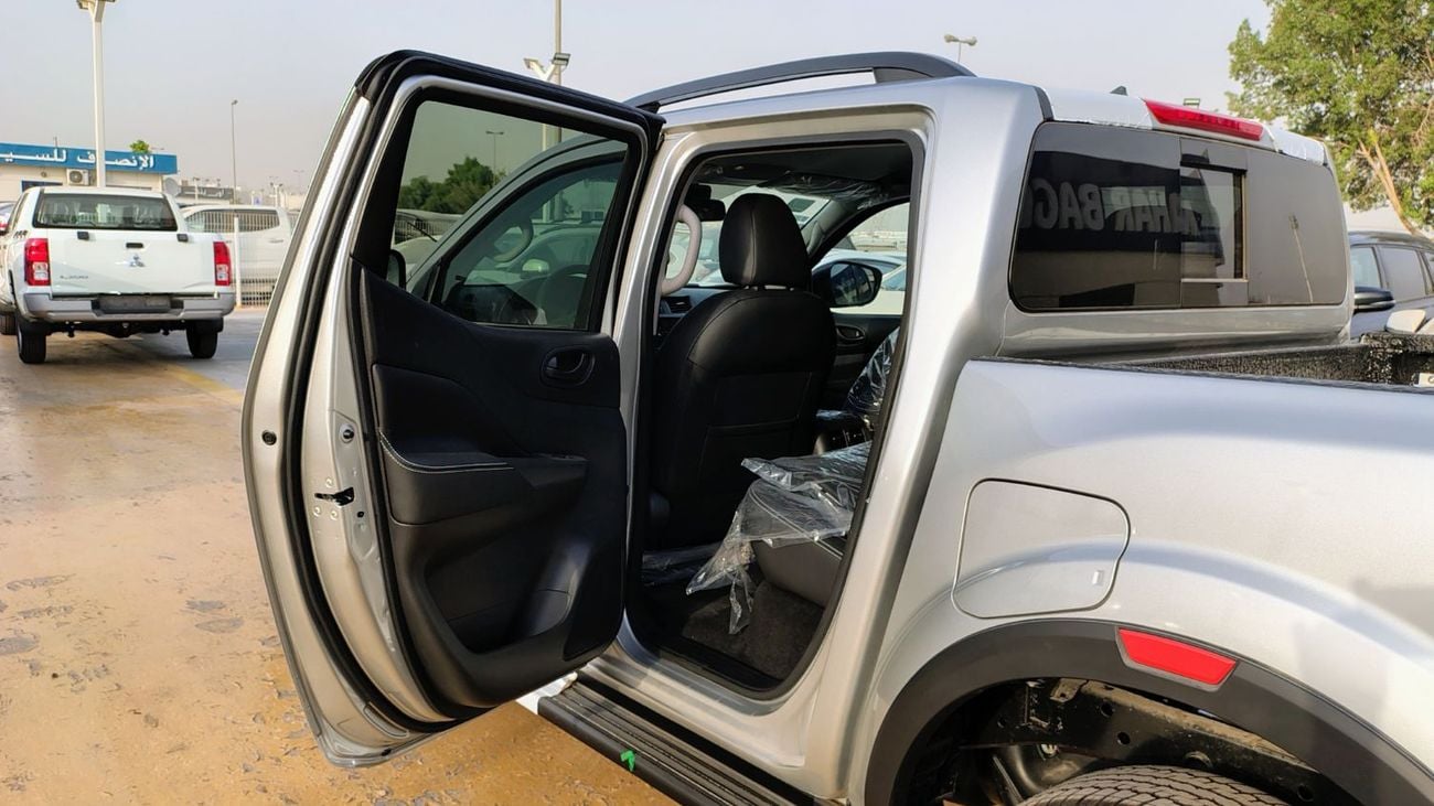 نيسان نافارا Std 2.5L RWD M/T