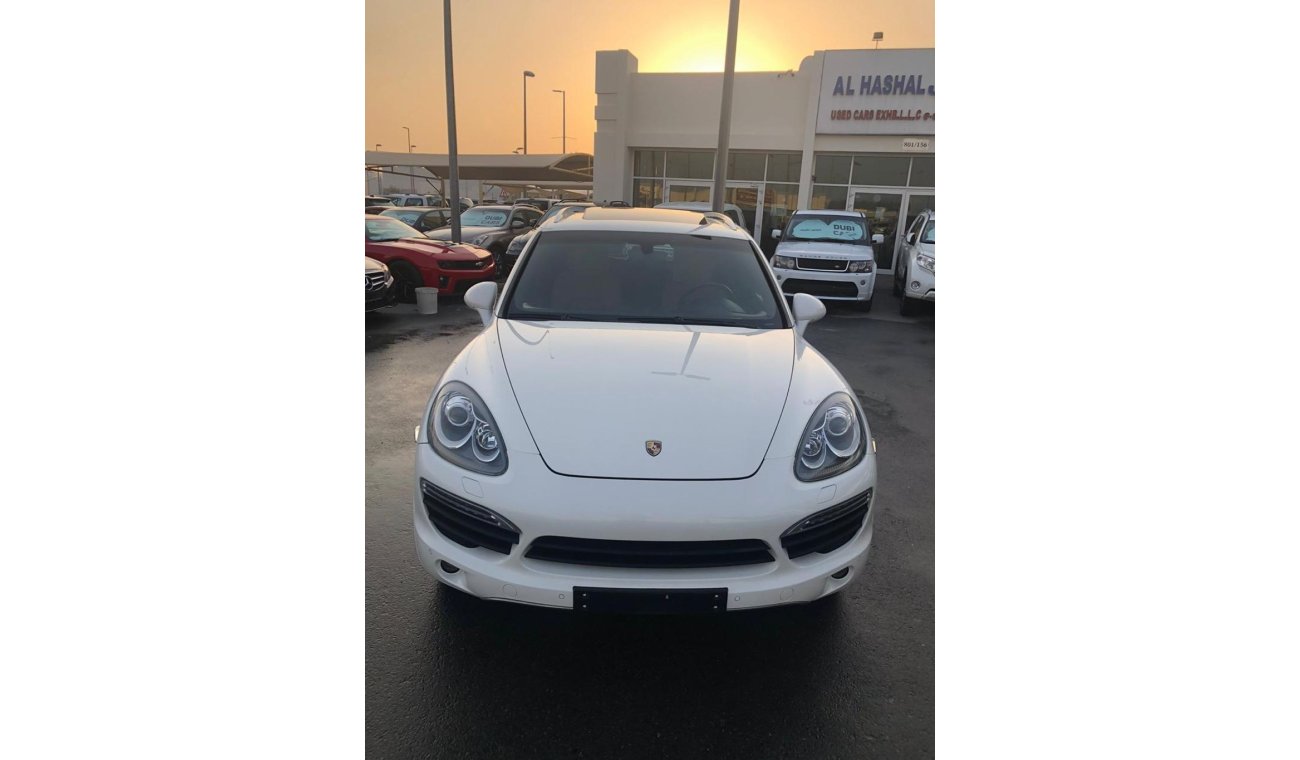 Porsche Cayenne Porsche cayanne S model 2011 GCC car prefect condition full option low mileage no paint