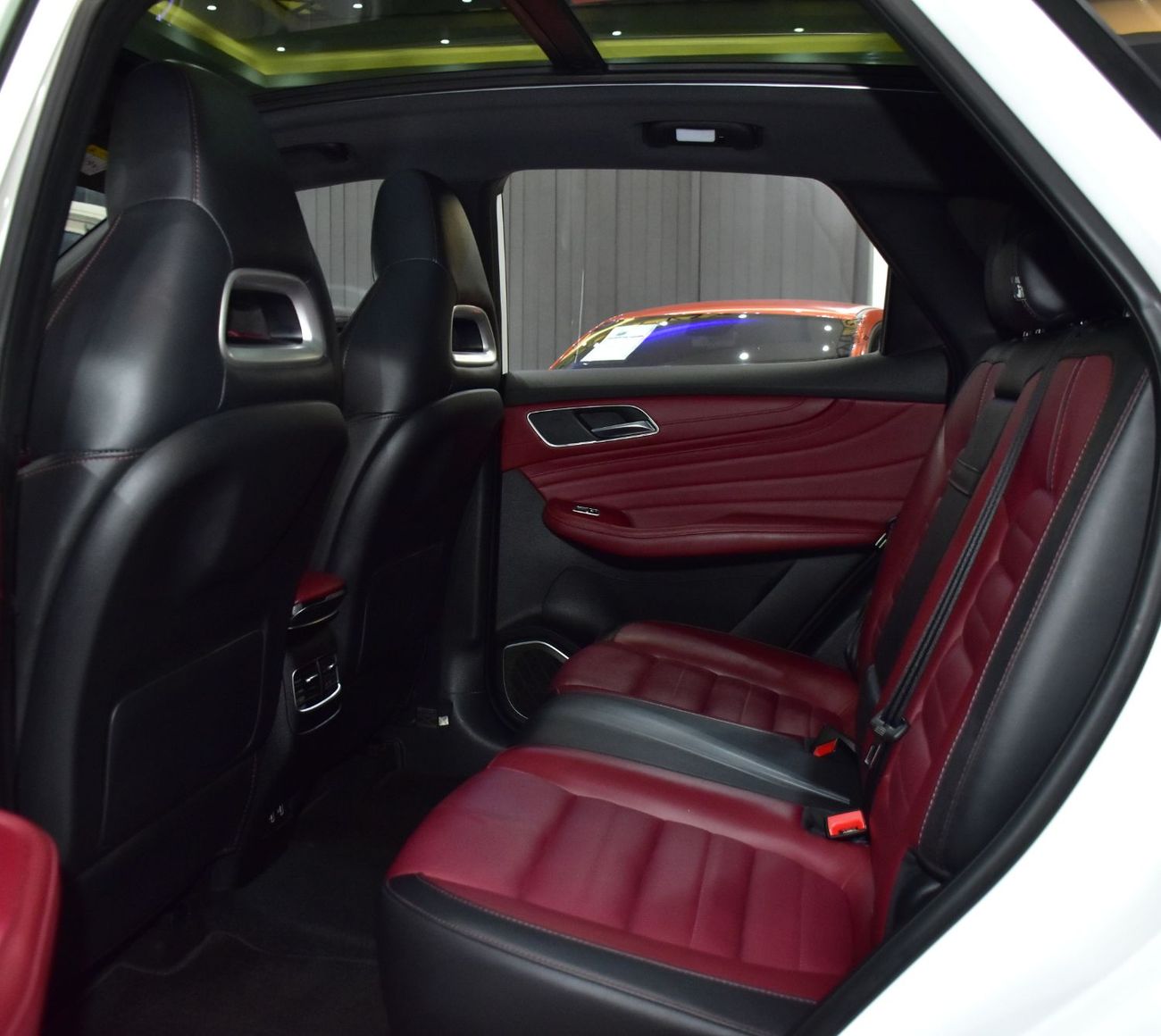 MG HS EXCELLENT DEAL for our MG HS Trophy ( 2022 Model ) in White Color GCC Specs