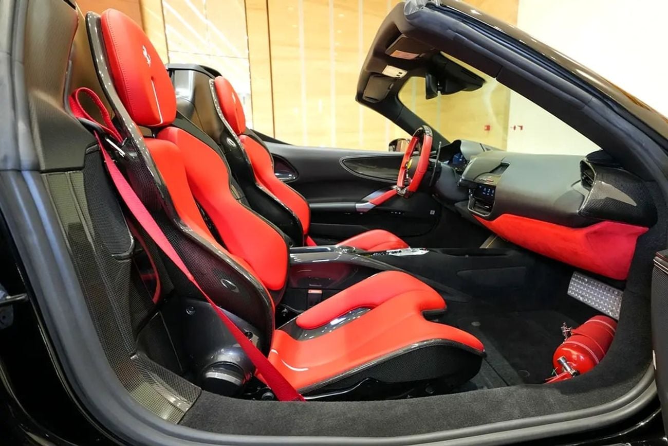 Ferrari SF90 STRADALE / GCC Specs / Full Service History