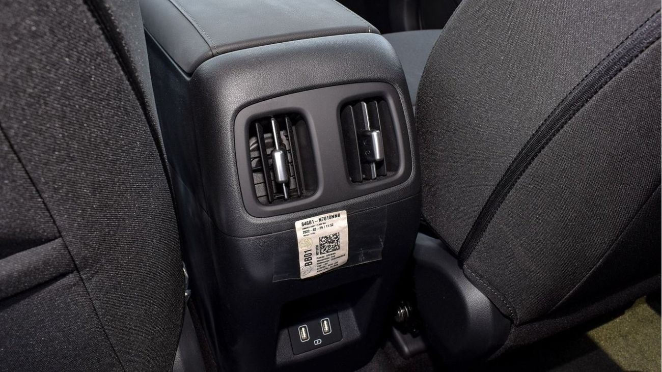 Hyundai Tucson 1.6T - Radar - Panoramic sunroof - 19" Alloy - DVD - Leather Seats - Electric seats