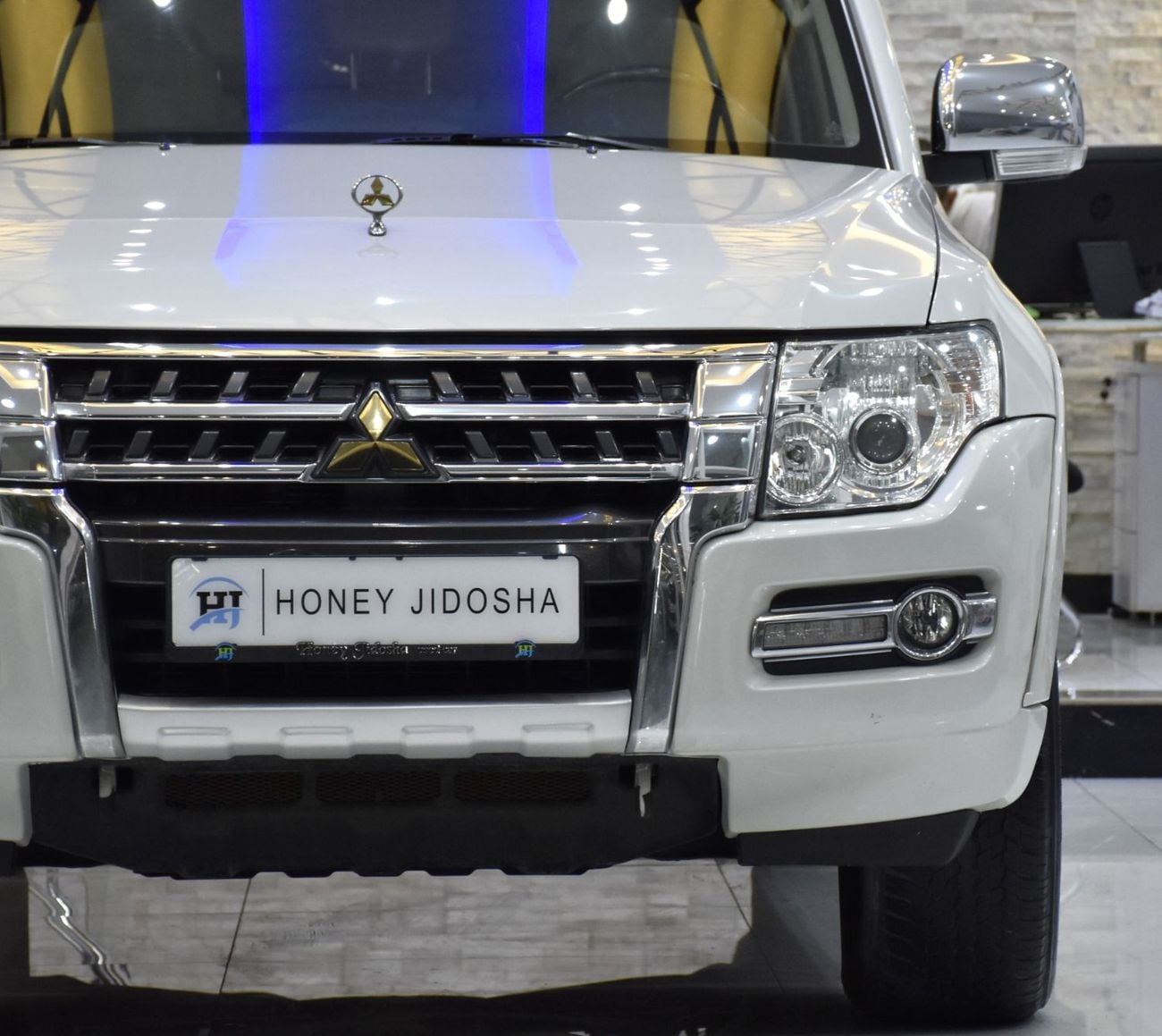 Mitsubishi Pajero GLS MIDLINE EXCELLENT DEAL for our Mitsubishi Pajero GLS ( 2019 Model ) in White Color GCC Specs