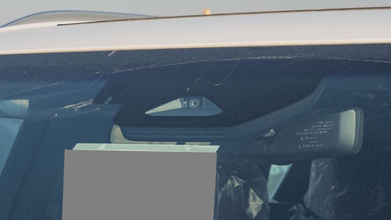 Lexus LX 600 2025 Lexus LX600 Signature 3.5L AT Petrol (White)