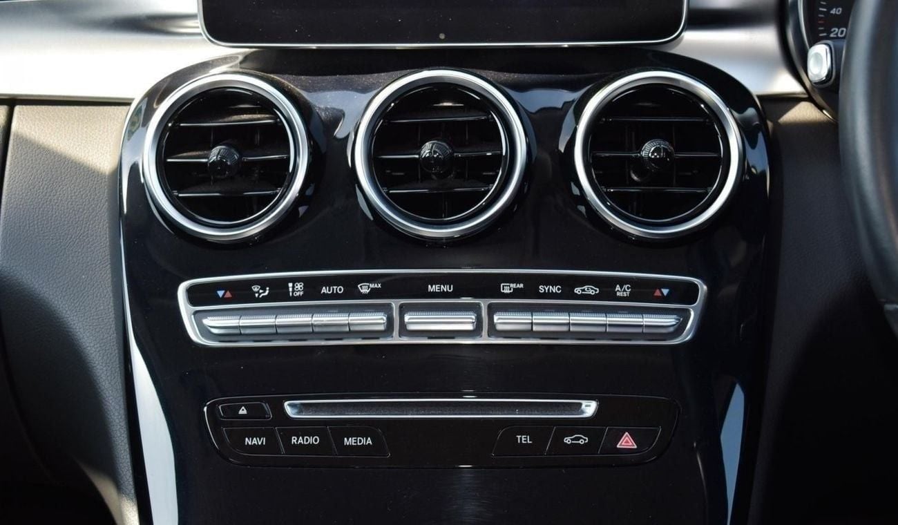 مرسيدس بنز C 180 Japan import right hand drive