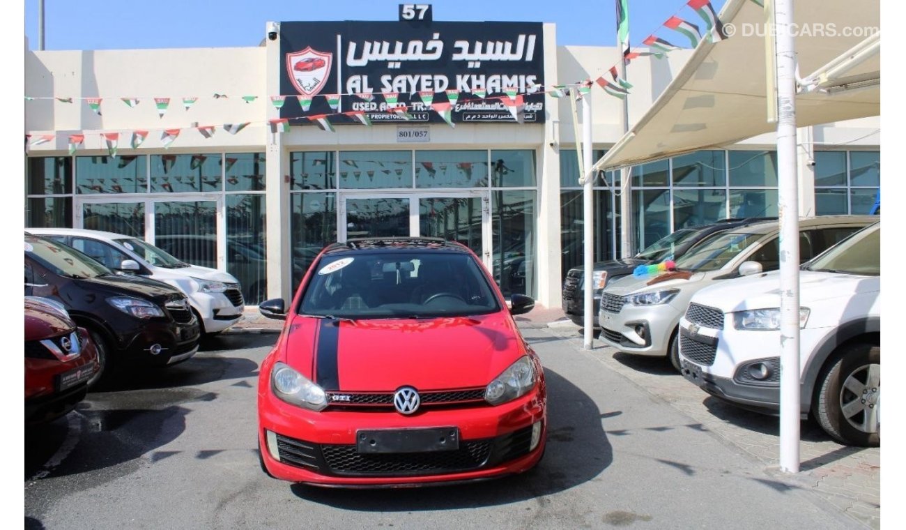 فولكس واجن جولف GTI خالية من الحوادث - خليجي - مكينة 2000 سي سي - السيارة بحالة ممتازة من الداخل والخارج