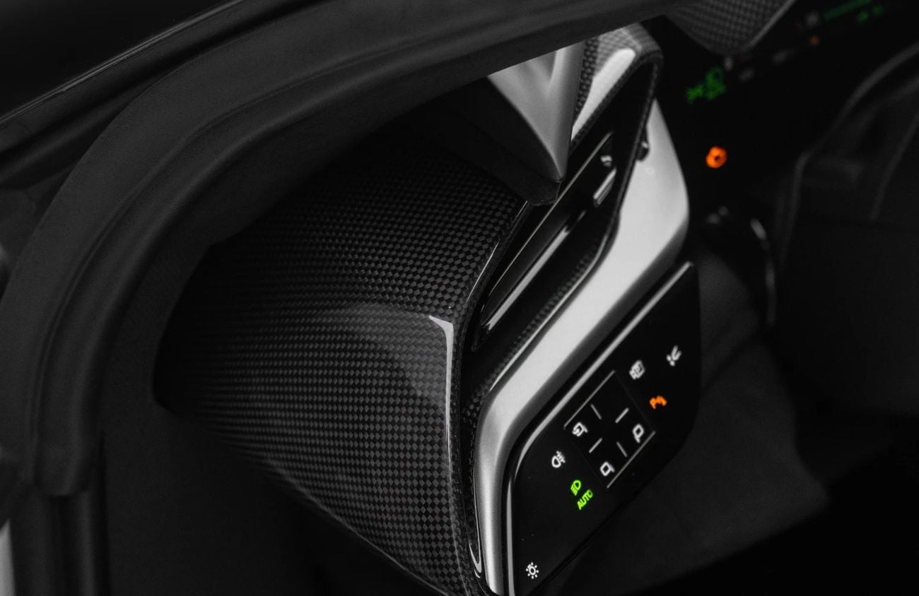 فيراري SF90 ستراديل سترادالي 4.0-liter twin-turbocharged V8 engine + 3 electric motors | Warranty