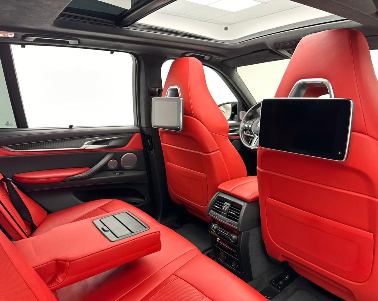 BMW X5M Std 4.4L 2017 BMW X5M M-Sport, BMW Full Service History, Excellent Condition, GCC