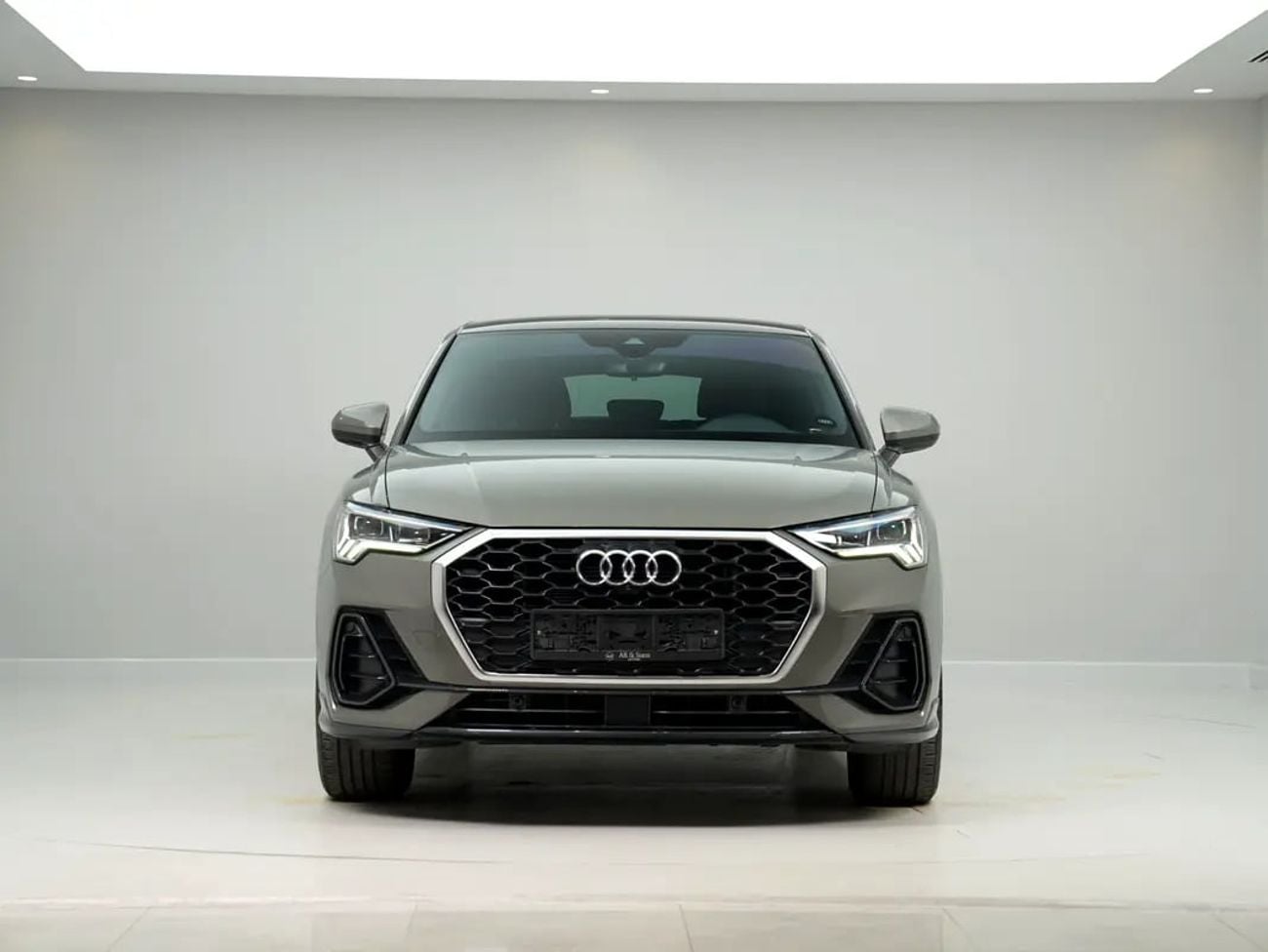 Audi Q3 35 TFSI S-LINE SPORTBACK GCC SPECS, LOW MILEAGE S line