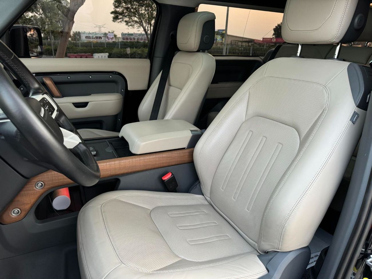 لاند روفر ديفندر 90 X-ديناميك HSE P400