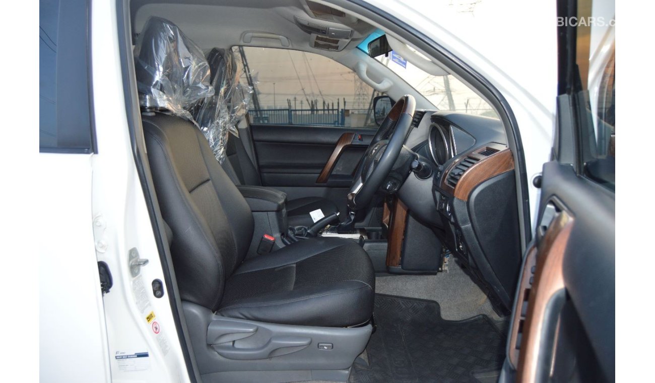 تويوتا برادو Full option clean car leather seats power seats