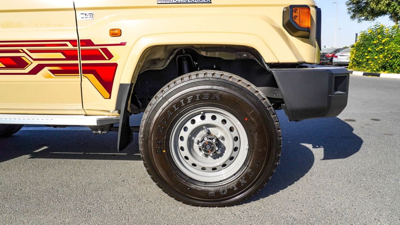 تويوتا لاند كروزر 70 ECTAGR015 - 2025 Toyota LC76 5 Doors Hardtop - 4.0L Petrol Manual - Beige