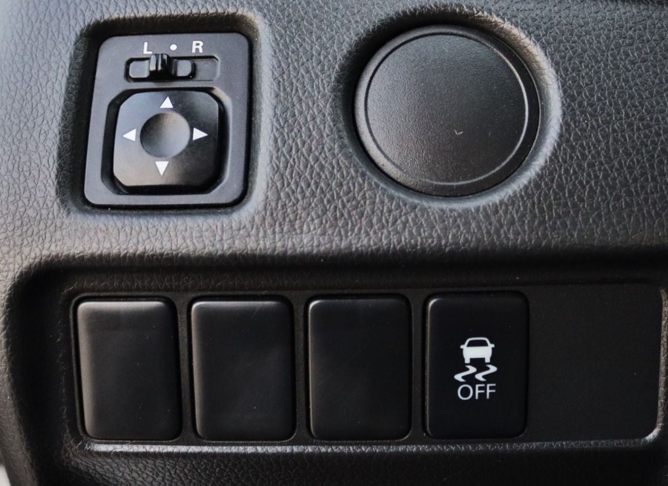 ميتسوبيشي L200 ميتسوبيشي L200 دفع رباعي | 2.5 لتر | 2020 | خليجية | خالية من الحوادث | بحالة ممتازة | 756 شهرياً