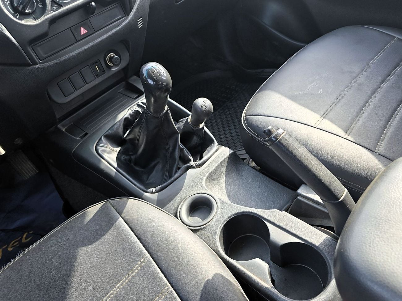 Mitsubishi L200 Used Mitsubishi58 L200 GLX 2.4L Petrol M/T 4*4  GCC White Color  2022 Model