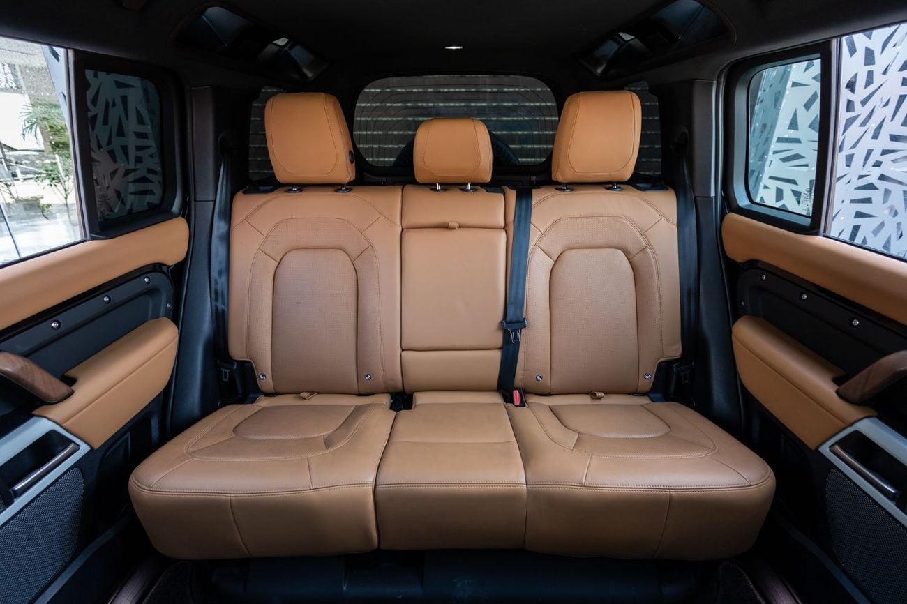 لاند روفر ديفندر P400 110 HSE 3.0L (5 Seater)