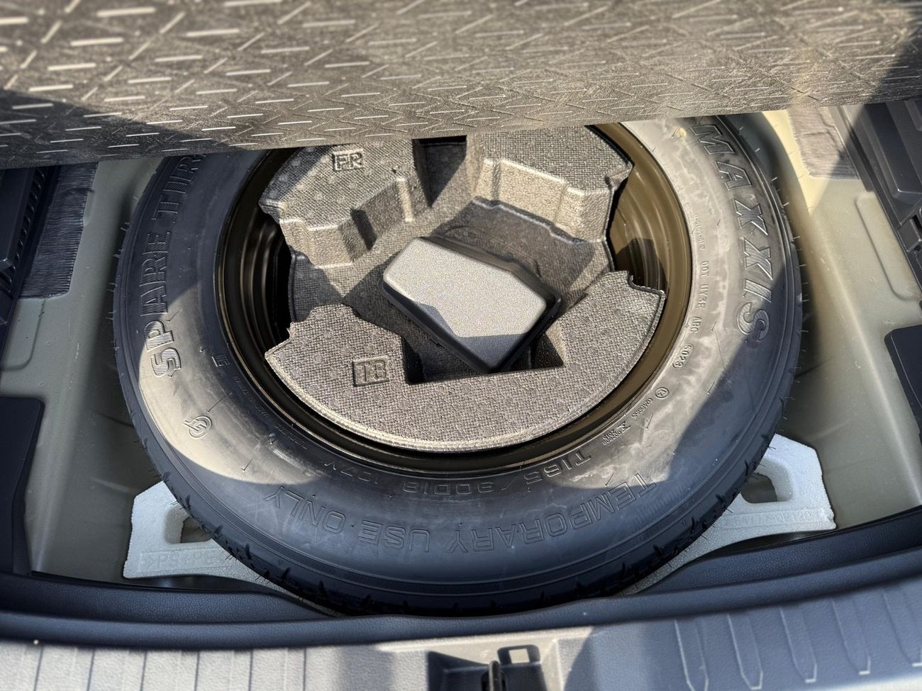 تويوتا راف ٤ Adventure Full Option 4WD Sunroof, leather, push start