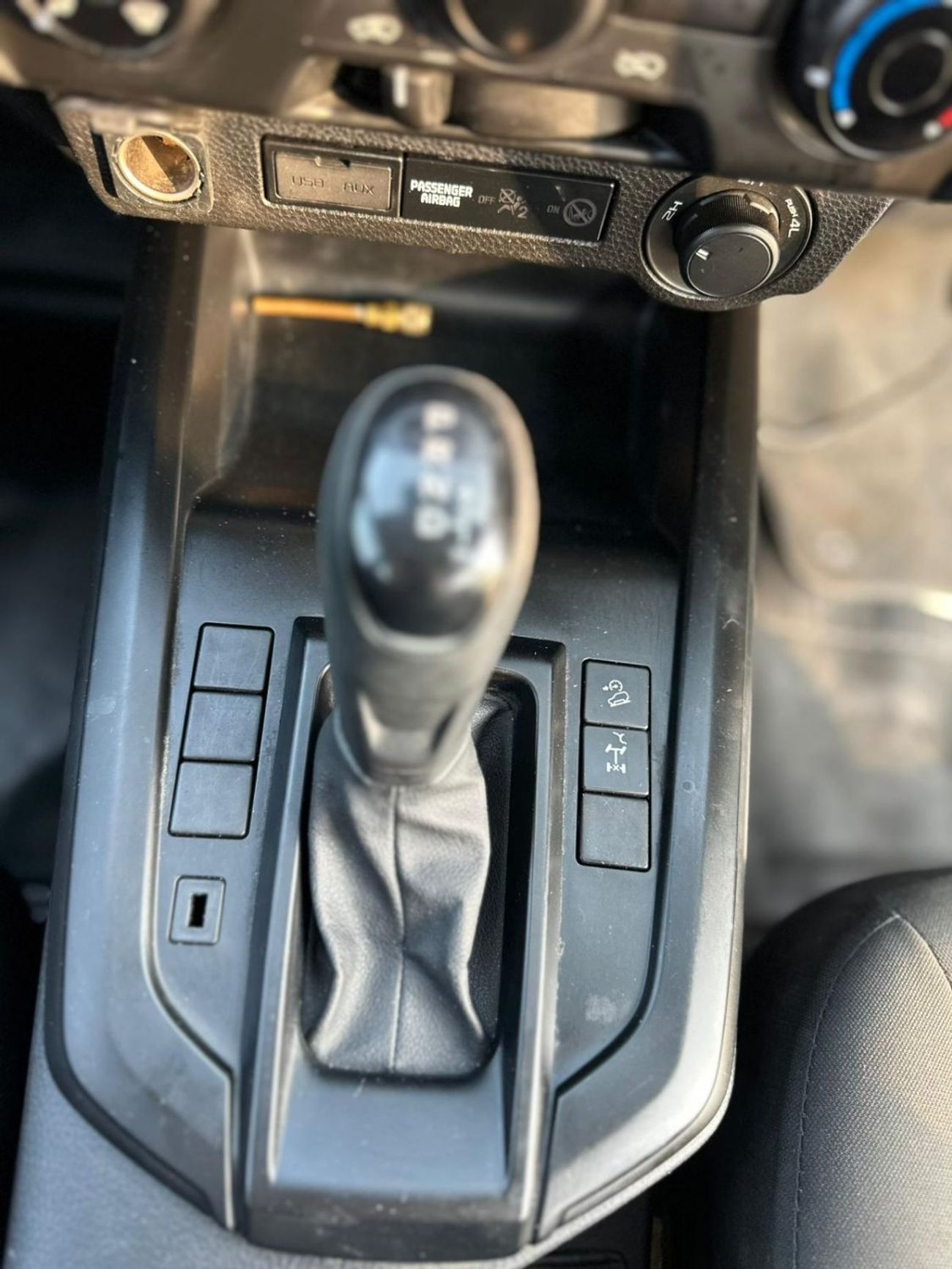 إيسوزو D ماكس diesel 3.0 liter ,right hand drive auto transmission only for export available