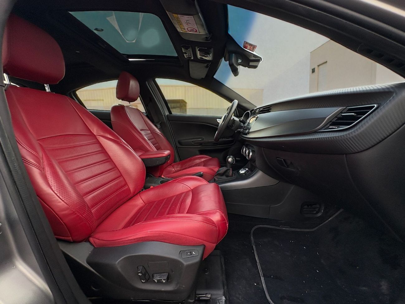 Alfa Romeo Giulietta Veloce A/T | 2018 | GCC SPECS | Full Service History | AED 600 per month