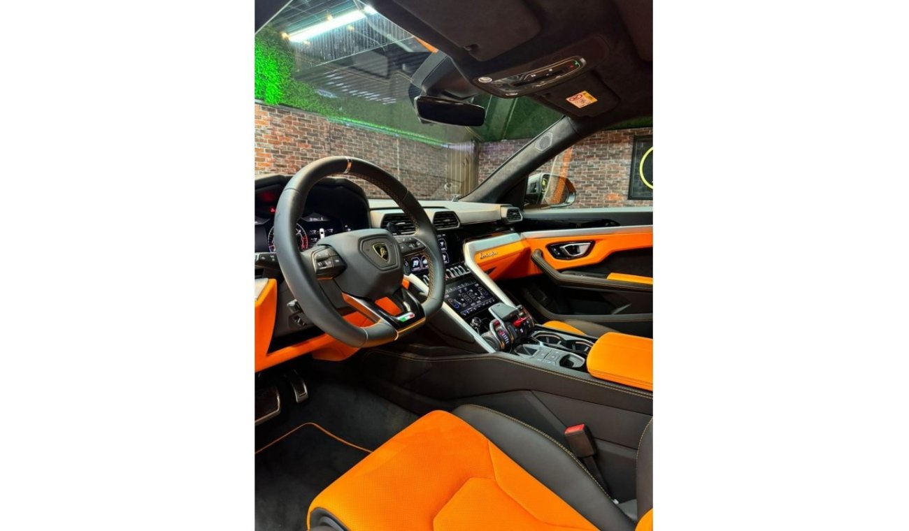Lamborghini Urus Novitec Edition / Full Carbon / 782 HP / Brand New / 2023