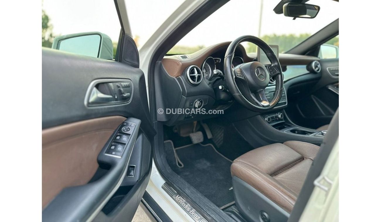 Mercedes-Benz GLA 250 Std mercedes GLA-250 GCC 2017 GOOD CONDITION // FULL OPTION